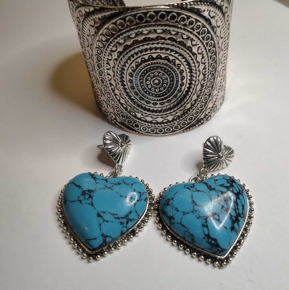 Turquoise Color Heart Earrings & Statement Silver Cuff - Picture 4 of 4